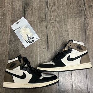 Air Jordan 1 Retro Mocha Sz 9.5 US